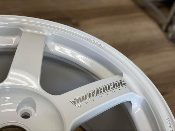 Volk Racing TE37 SAGA S-PLUS 18x9.5 +22 5x114.3 Dash White (Face 4
